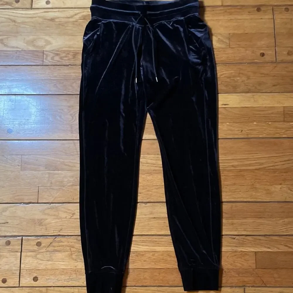 Lululemon Ready to Crush High-Rise Velour Jogger Pants